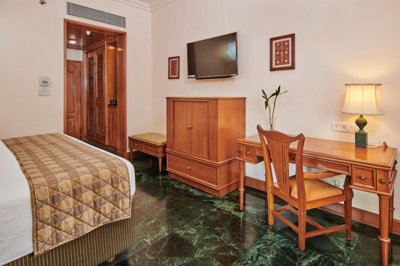 The Ummed Ahmedabad Airport Hotel Exterior photo